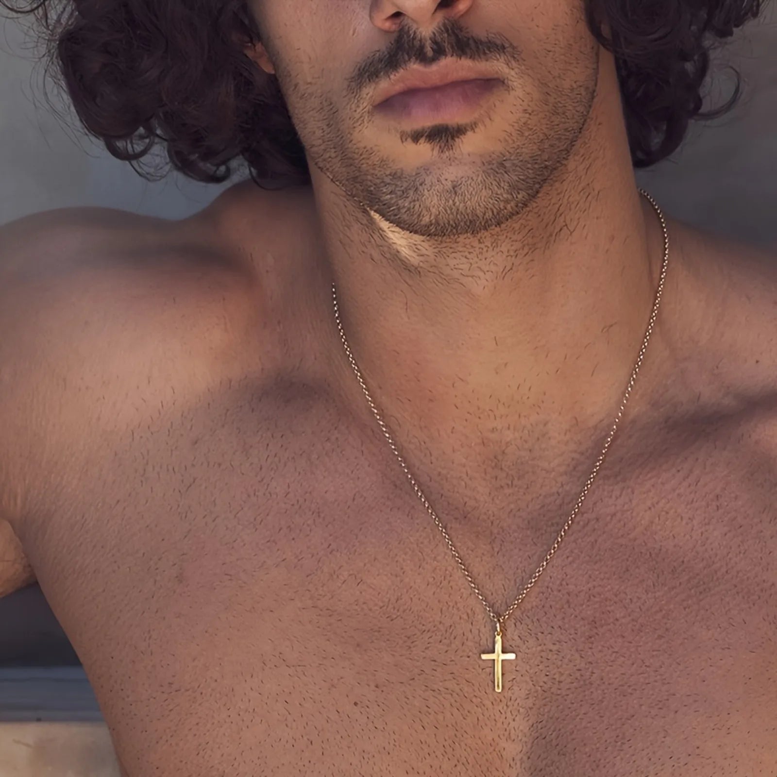 Aureli Cross Necklace – Gold