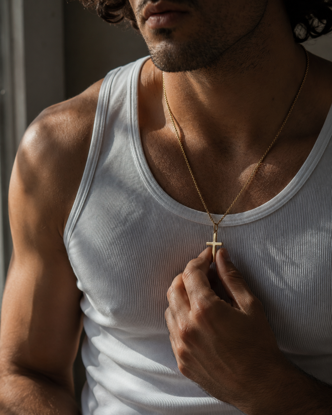 Aureli Cross Necklace – Gold
