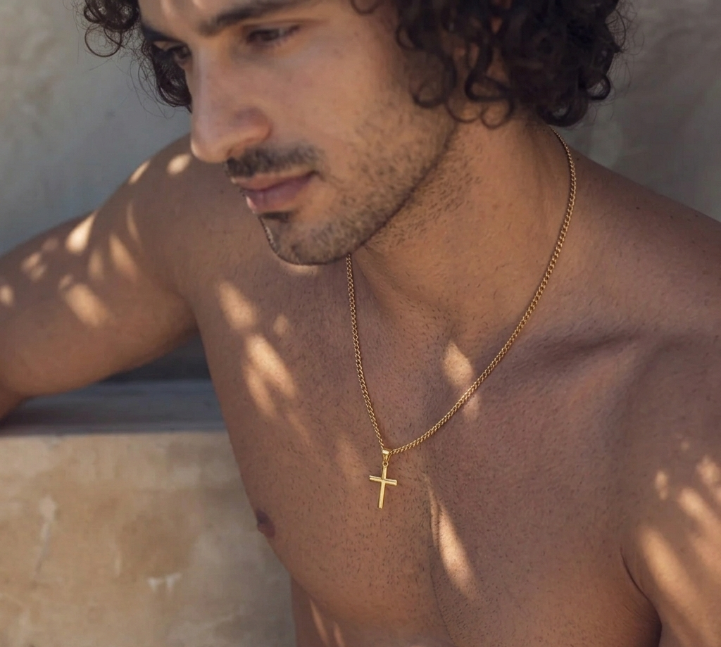 Aureli Cross Necklace – Gold