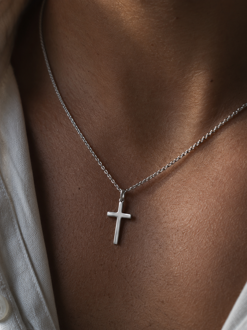 Aureli Cross Necklace – Silver